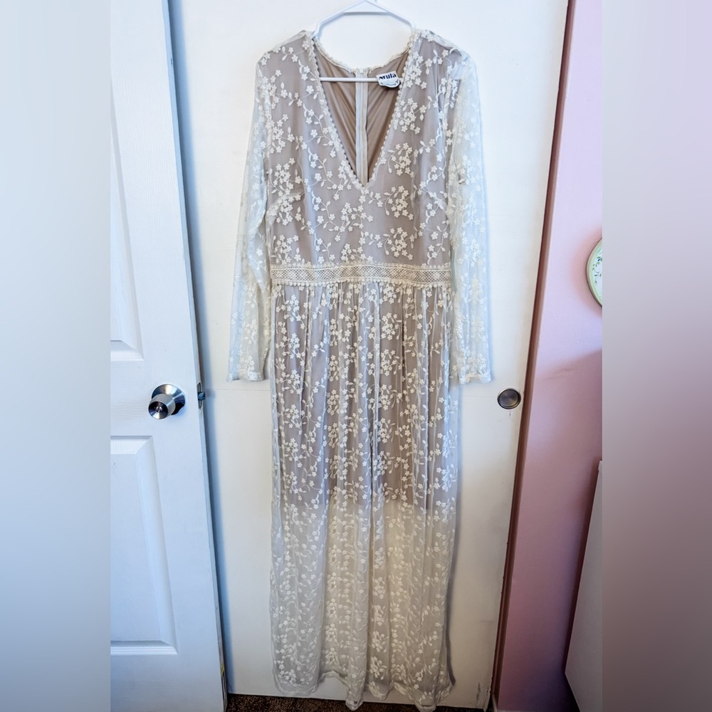 ARULA Ivory Floral Long Sleeve Dress